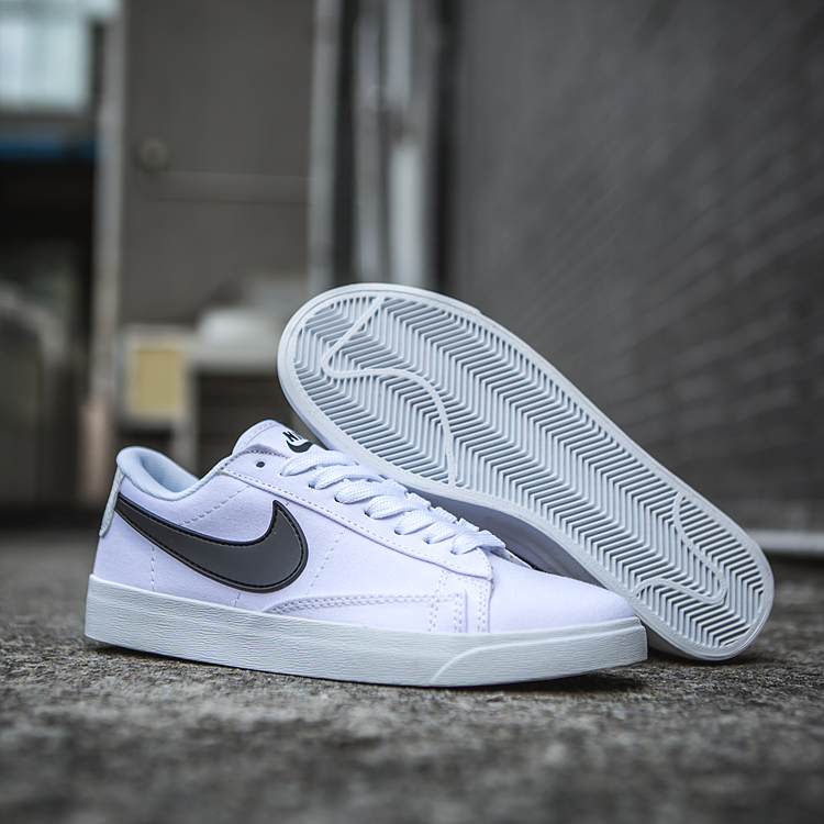 Women Nike Blazer Low White Black Shoes - Click Image to Close